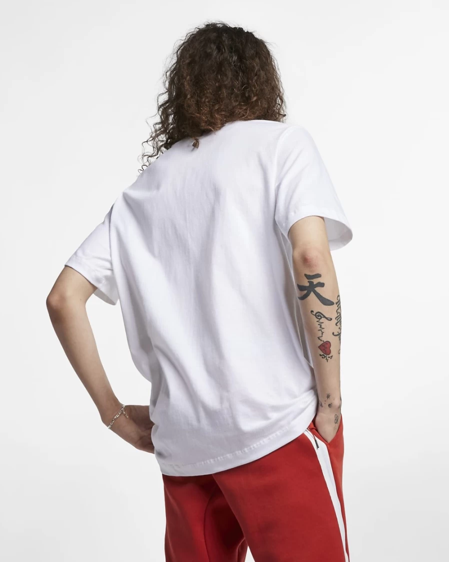 Nike Men's Sportswear Club T-Shirt - White/Black Casual Comfort Fit Tee
