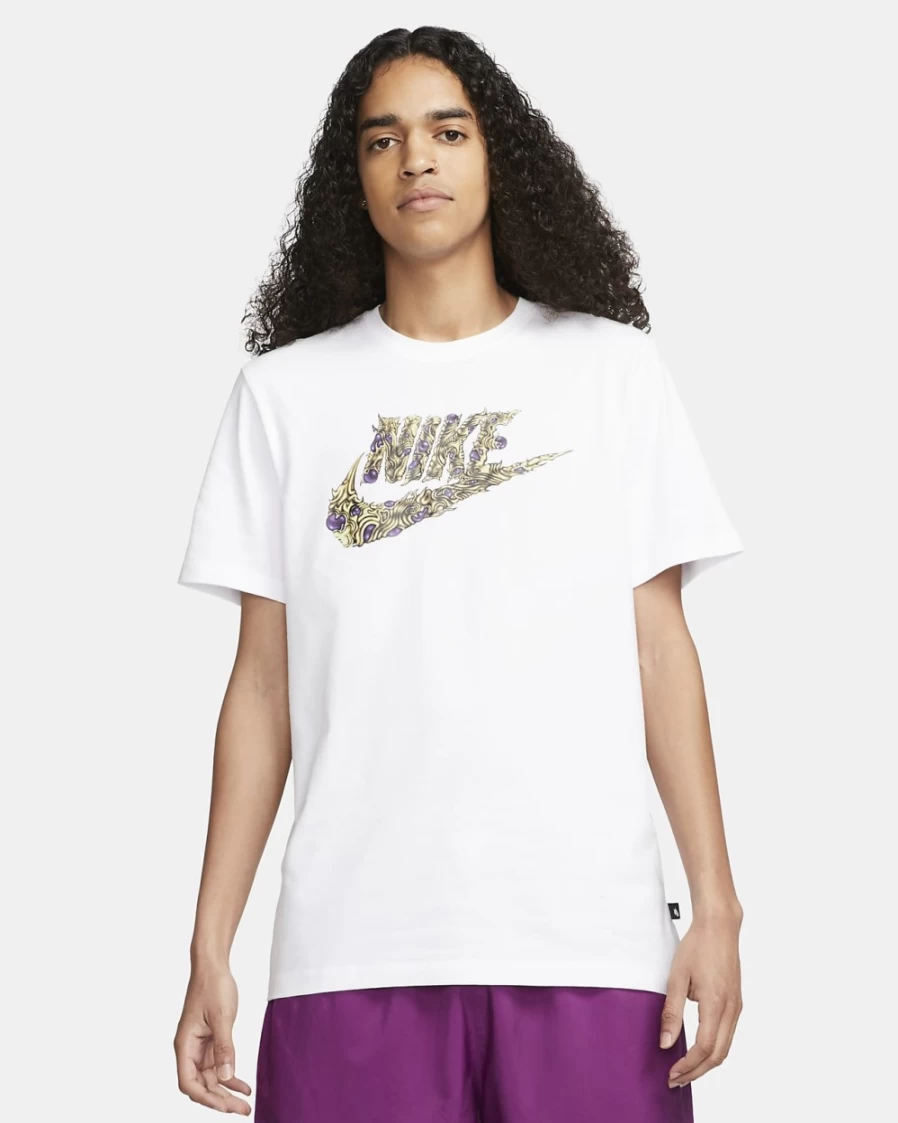 Nike Men's White Sportswear T-Shirt - Classic Cotton Tee for Athletic & Casual Wear