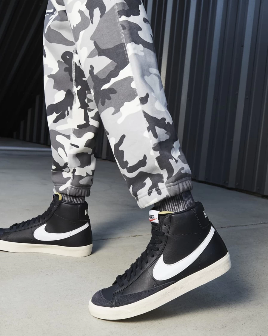 Nike Blazer Mid '77 Vintage Men's Sneakers in Black/Sail - Retro Basketball Shoes for Men