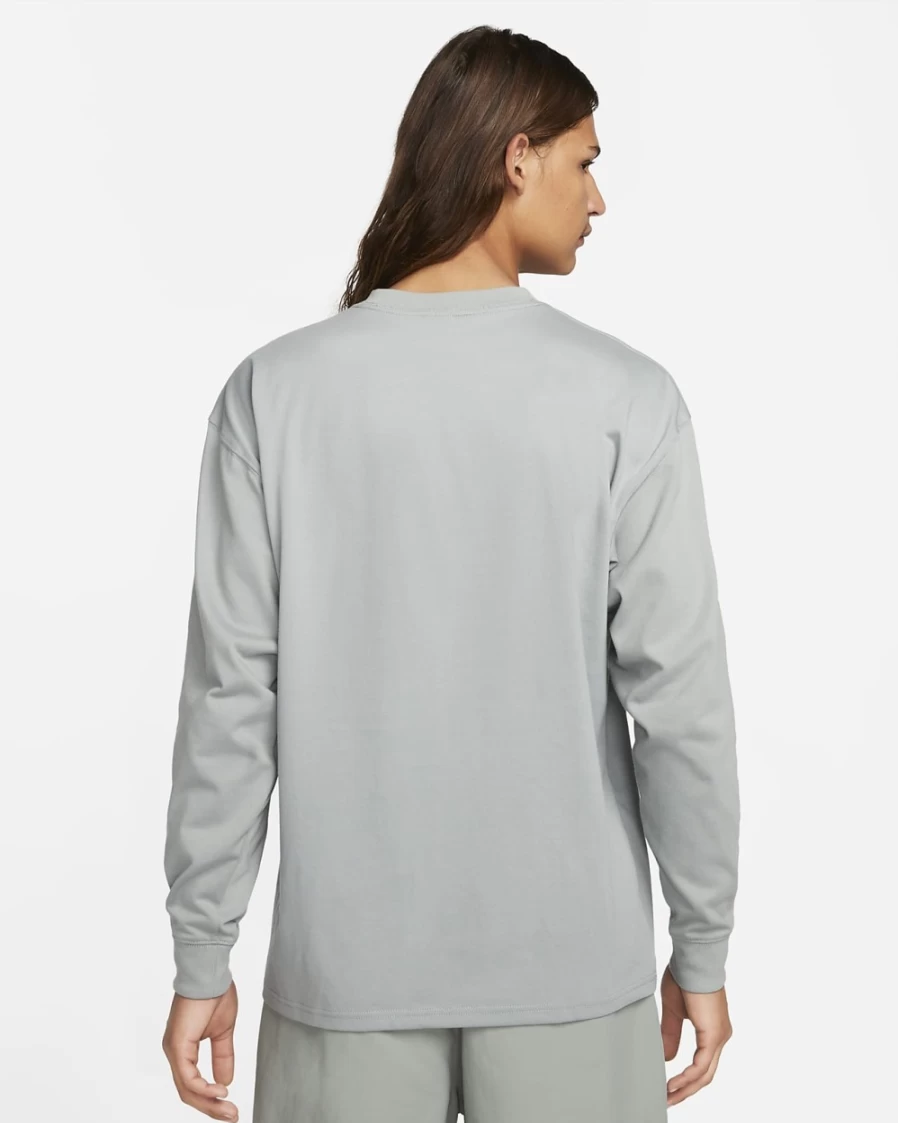 Nike ACG Men's Mica Green Long-Sleeve T-Shirt – Durable Outdoor Activewear Top