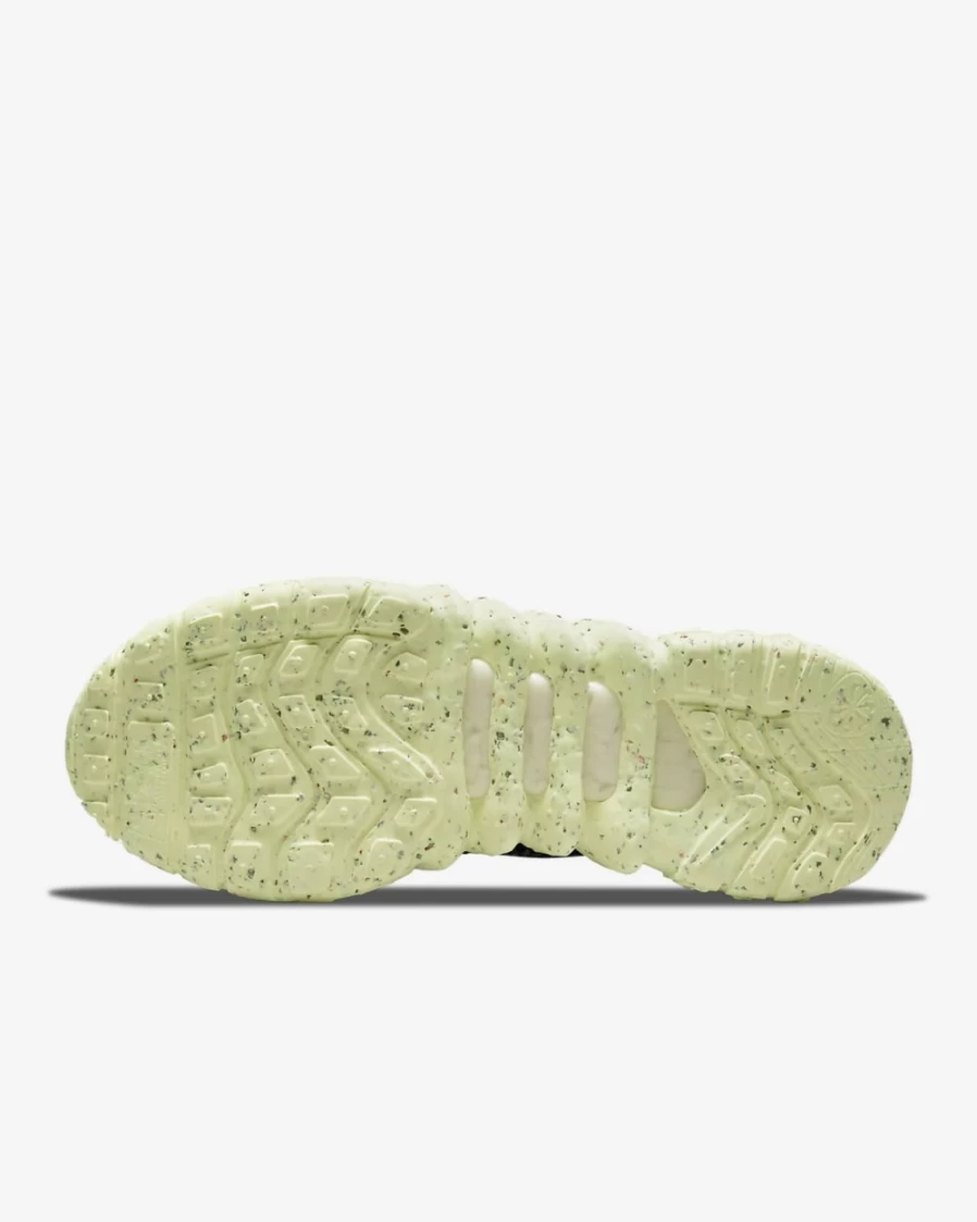Nike Space Hippie 01 Men's Sneakers in Carbon Green, Electric Green, Pro Green & White | Sustainable Running Shoes