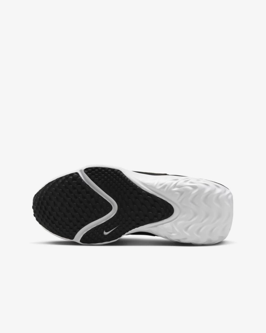 Nike Flow Big Kids' Road Running Shoes for Boys & Girls - Black/Cool Grey/White/Metallic Gold