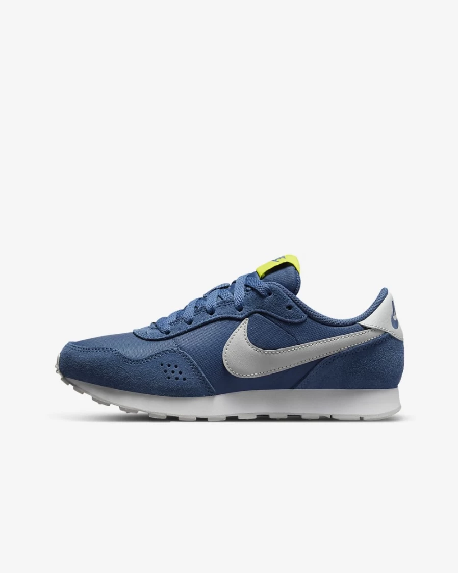 Nike MD Valiant Big Kids' Sneakers in Mystic Navy/Atomic Green/Grey Fog for Boys and Girls