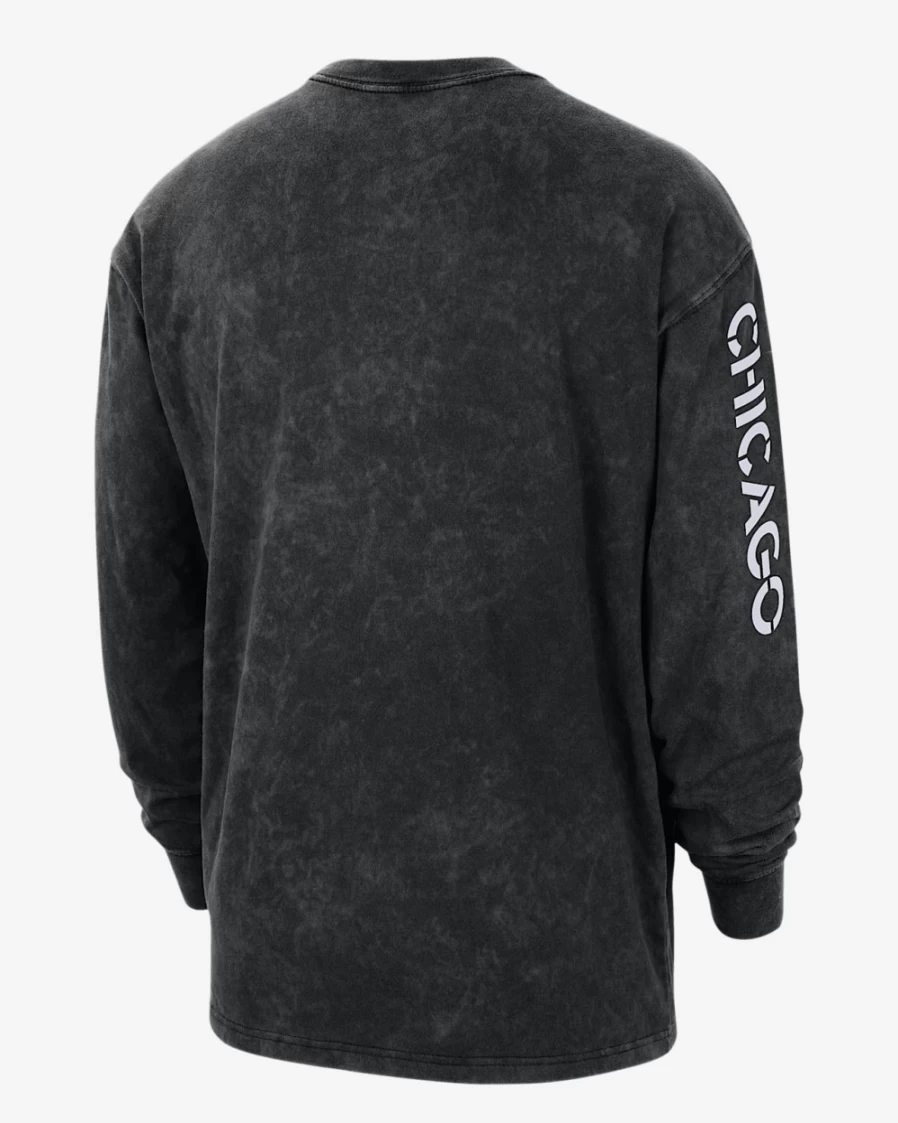 Nike Jordan Max90 NBA Chicago Bulls Courtside Statement Edition Long-Sleeve T-Shirt for Men - Black