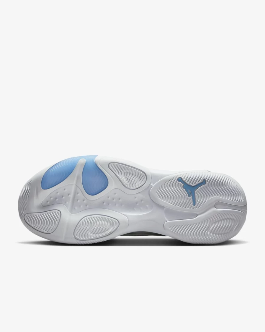 Nike Jordan Max Aura 4 Men's Shoes - White/Black/University Blue Basketball Sneakers for Men