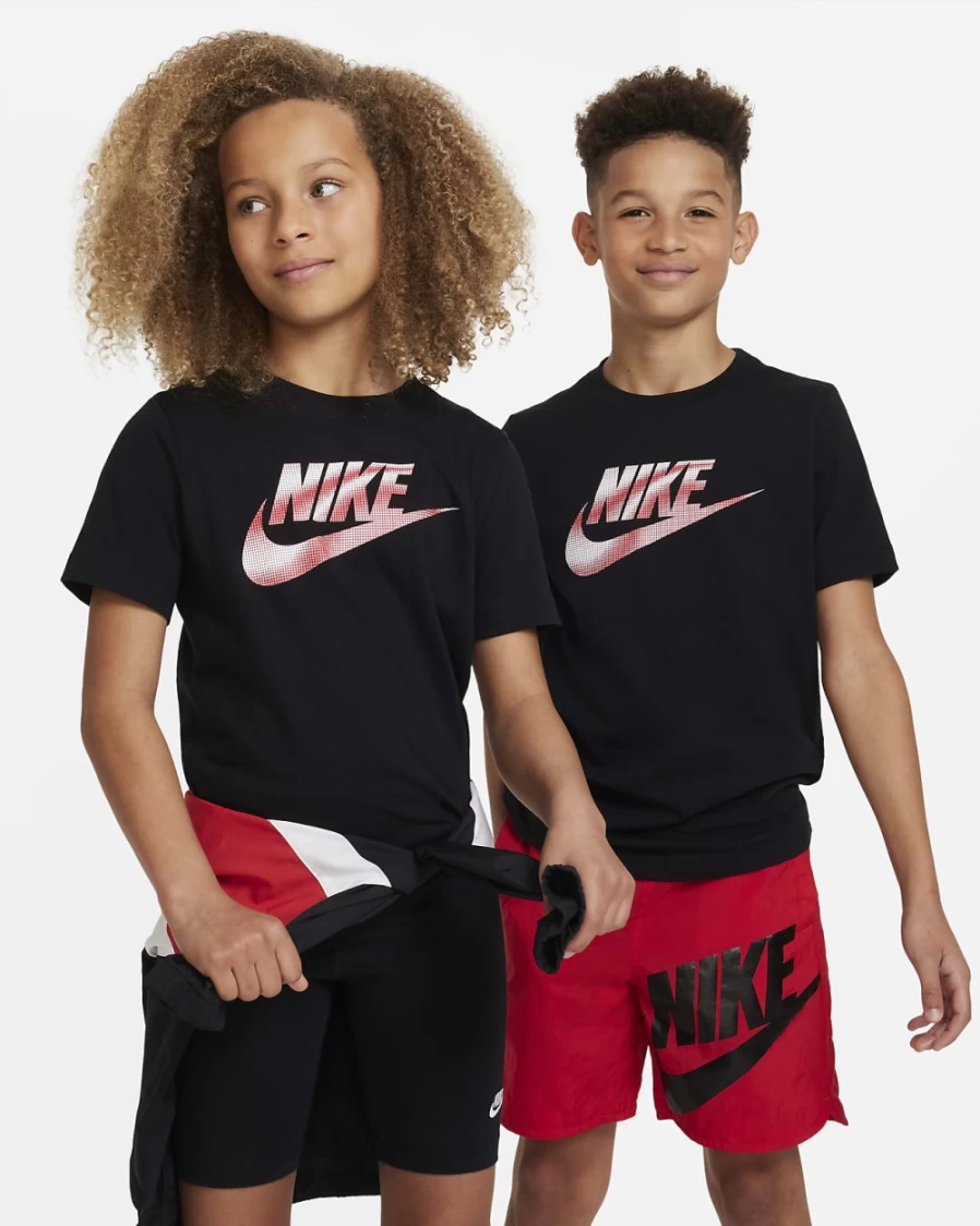 Nike Sportswear Big Kids' Black T-Shirt for Boys and Girls
