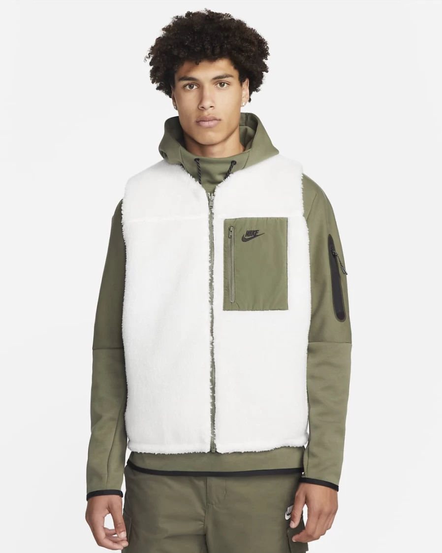 Nike Club Men's Reversible Winter Vest - Sail/Medium Olive/Black, Lightweight Puffer Jacket for Cold Weather