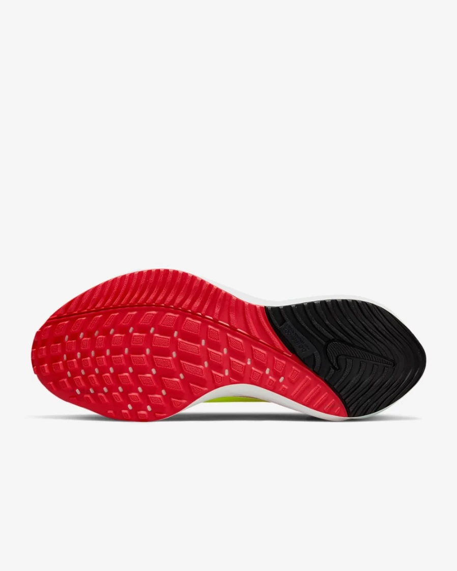 Nike Vomero 16 Men's Road Running Shoes - Siren Red/Red Clay/Summit White/Volt Colorway