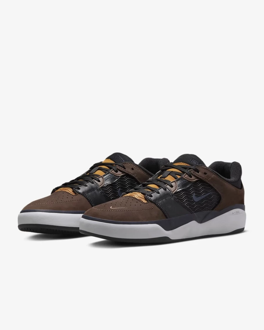 Nike SB Ishod Premium Skate Shoes for Men in Baroque Brown/Black/Obsidian - Durable & Stylish Skateboarding Sneakers
