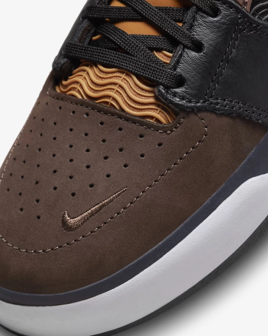 Nike SB Ishod Premium Skate Shoes for Men in Baroque Brown/Black/Obsidian - Durable & Stylish Skateboarding Sneakers