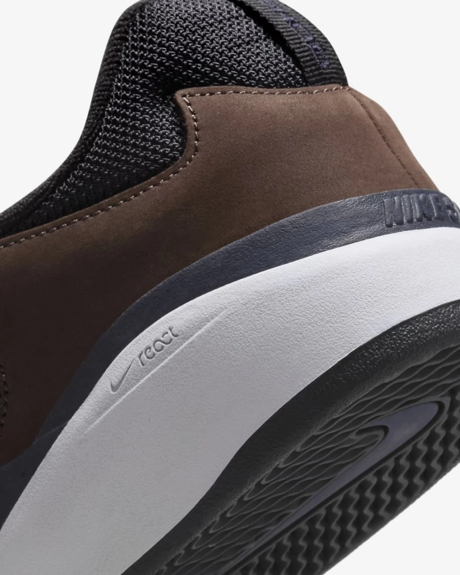 Nike SB Ishod Premium Skate Shoes for Men in Baroque Brown/Black/Obsidian - Durable & Stylish Skateboarding Sneakers